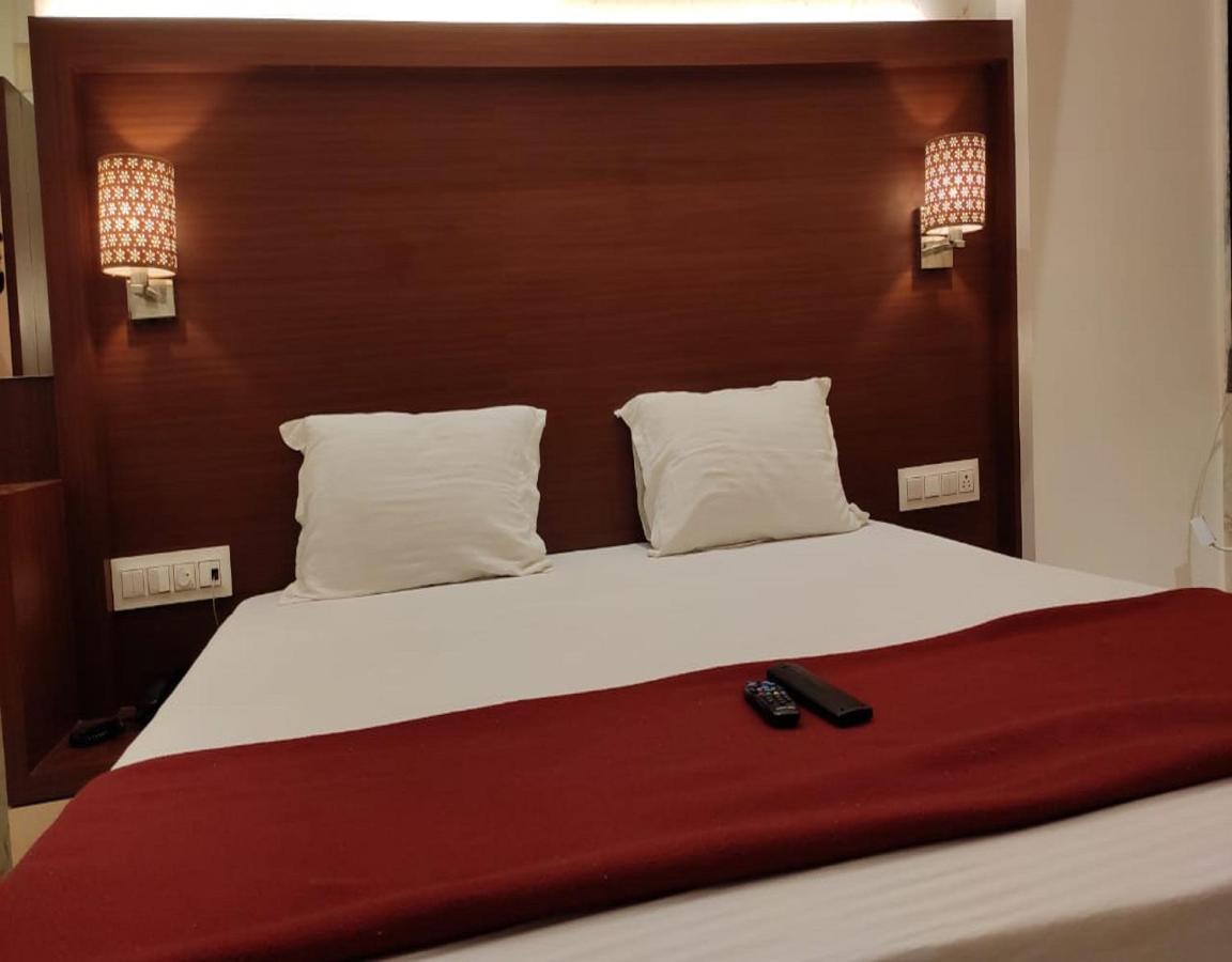 Fabhotel Spring Inn - Nr Borivali Station Malad Exterior photo