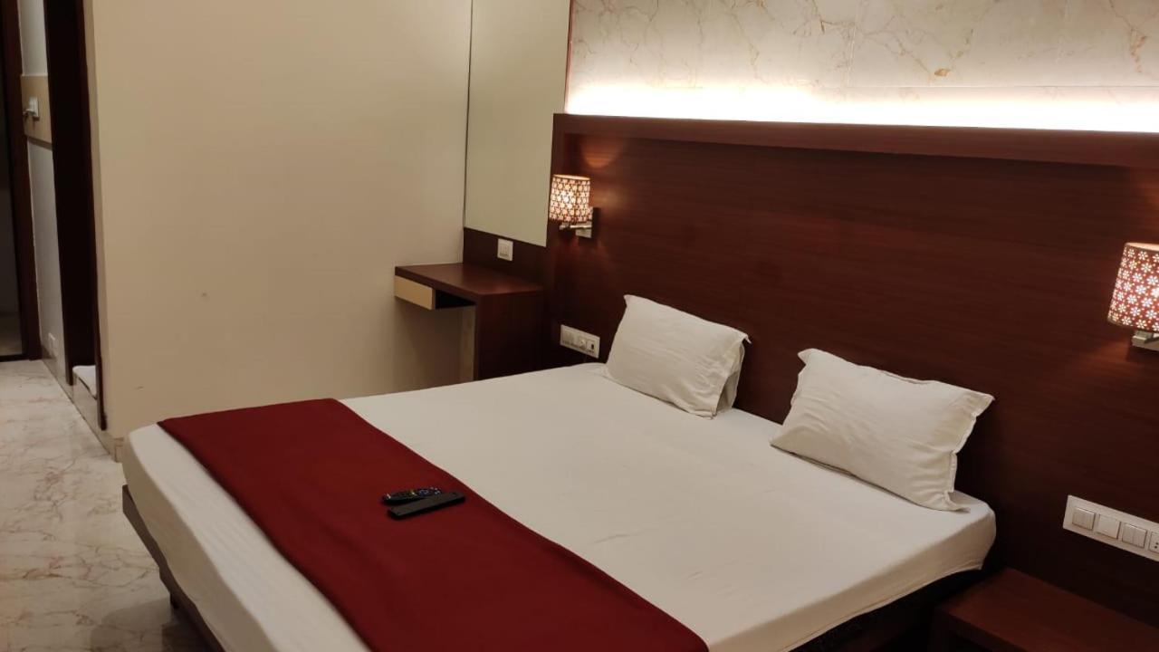 Fabhotel Spring Inn - Nr Borivali Station Malad Exterior photo